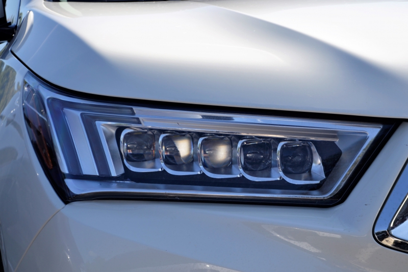 automobile-ST JULIEN-min_acura-headlamp-2834131